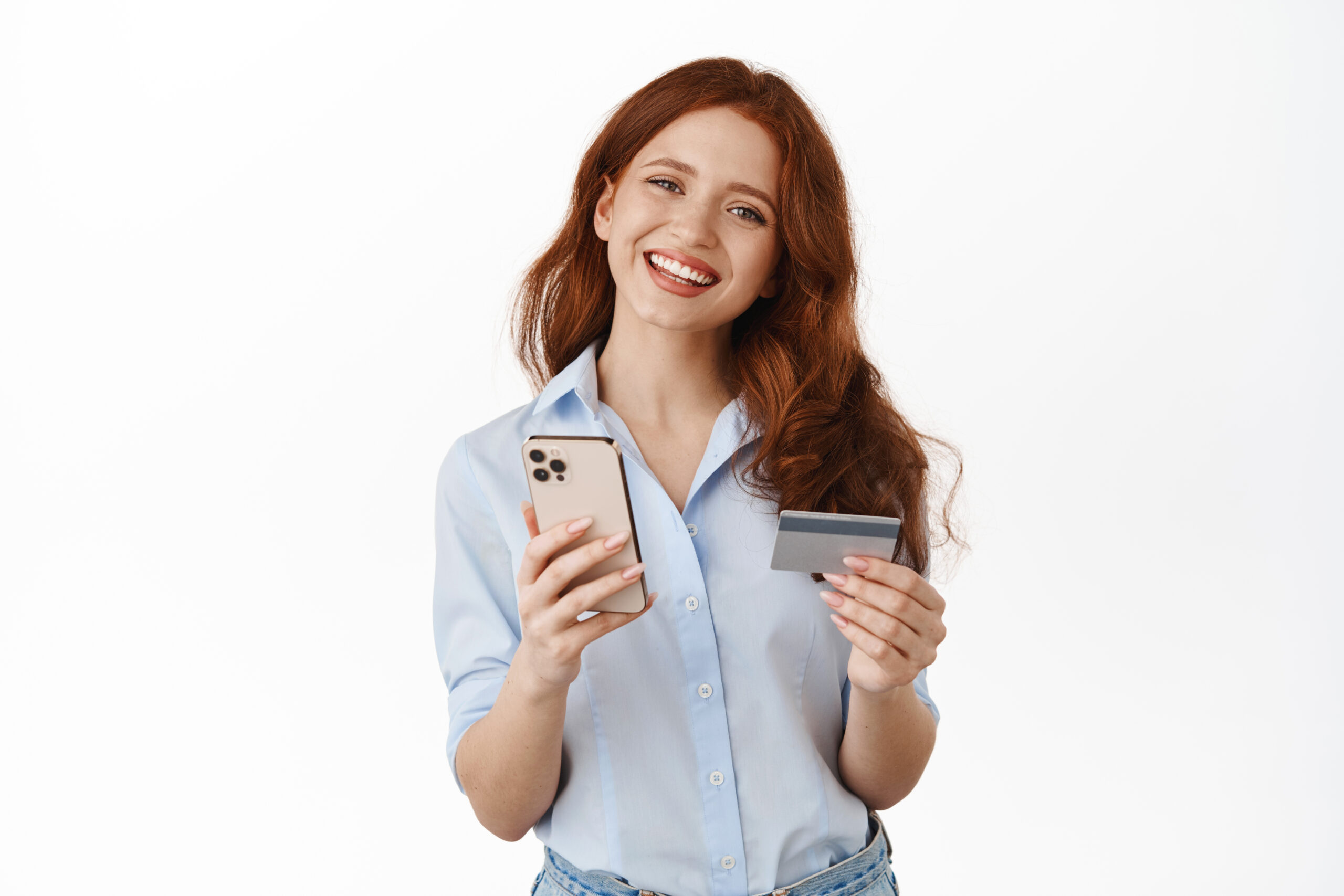 woman with a satisfied smile with laptop on lap